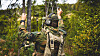 Soldater fra Telemark bataljon trener med Nano dronen Black hornet som brukes til oppklaring.