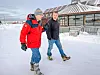Harald Steen (t.v.) saman med Jørgen Berge utanfor UNIS i Longyearbyen. Foto: Karine Nigar Aarskog/UiT