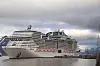 MSC Meraviglia med drøyt 4.400 passasjerer til kai i Longyearbyen i fjor. Inn Isfjorden er det tillatt med tungolje om bord. Foto: Tore Stensvold