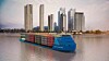De to elektriske containerskipene blir 120 meter lange, 23,6 meter brede og kan ta 700 TEU. Totalt 50 MWh batterikapasitet ber plassert i 36 containere som kan byttes ut på turen mellom Wuhan og Shanghai.