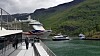 Flåm vil fortsatt få besøk av store cruiseskip, så lenge de har en tank fylt med biodiesel om bord, uten nødvendigvis å benytte det. I forgrunnen: Future of the Fjords, som tar 400 passasjerer og kan seile fire time i 16 knop uten utslipp.