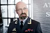 Øystein Dahlberg sier det er behov for store oppgraderinger ved flystasjonen. Foto: Eirik Helland Urke
