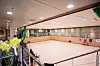 Det oppfordres til fysisk fostring om bord. I denne gymsalen kan mannskapet spille ball, ta spinningtimer og drive sirkeltrening. Foto: Marius Valle