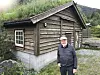 Magnar Heimste driver et småkraftverk i Gloppen kommune. De siste årene har det blitt driftet på dugnad. Nå vurderer de å stoppe kraftverket midlertidig. Foto: Magnar Heimste
