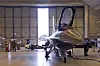 På F-35 kan JSM bæres både på eksterne våpenstasjoner og internt i våpenrommet for å beholde kampflyets stealthegenskaper. På et F-16 er det ikke noe alternativ en utenpå.
