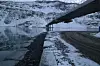 Denne publikumsplassen under Kåfjordbrua er bygget bare metre fra hvor det tyske krigsskipet Tirpitz ble senket under krigen. Stedet er også blitt en populær fiskeplass.