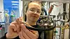 Trine Asklund Larssen har undersøkt hvordan ulike typer malm i metallproduksjonen påvirker energiforbruk og forurensning.