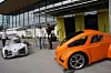 To av de norske bilene som har deltatt i Eco-marathon 2010. Bilen fra Høgskolen i Østfold (til v.) var eneste norske bil som fullførte løpet. Bilen fra UMB i Ås måtte bryte.