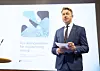 Energiminister Terje Aasland åpner nå for å utrede kjernekraft i Norge. Tirsdag nevnte han ikke kjernekraft med et ord da han gratulerte åtte nye forskningssentre for miljøvennlig energi.