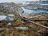 Hovedrotoren løsnet og landet flere hundre meter unna flykroppen. Foto: SHT