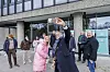 Sunniva Rose og Jonny Hesthammer i Norsk Kjernekraft sammen med demonstranter for kjernekraft foran NHO-bygget da det i slutten av november i fjor ble lagt frem en rapport som slo fast at kjernekraft ikke er aktuelt for Norge. Norsk Industri, NHO og Fornybar Norge sto bak rapporten. Foto: Arash A. Nejad