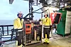 Peder Solum Witsø i Equinor (til venstre) kom over vakuumteknologien DBB-Saver på oljemessa i Stavanger, som siden har spart selskapet for milliarder. Her sammen med Kristoffer Hjelle Petersen-Øverleir, som har vært prosjektleder for kvalifiseringen av teknologien.