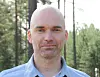OPPDAGET: Matrikkelsjef Heming Herdlevær hos Kartverket oppdaget selv at informasjonen som framkom i en kommersiell løsning om eiendommen hans var feil da han sjekket tomta før han skulle selge boligen.