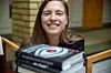Inga Strümke har skrevet boken «Maskiner som tenker».